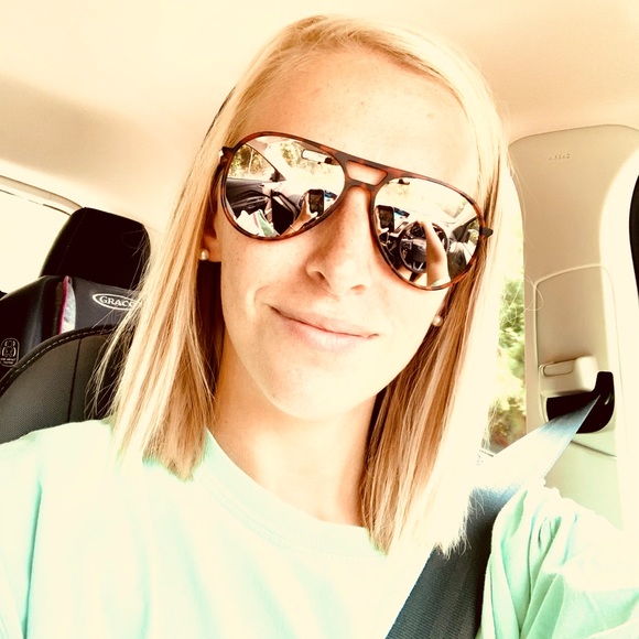 Meet your Posher, Haley - Picture 1 of 1